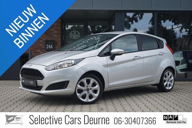 Grijs Gebruikt 2017 Ford Fiesta Hatchback | € 8.500 (Super prijs) - Afbeelding 1/4