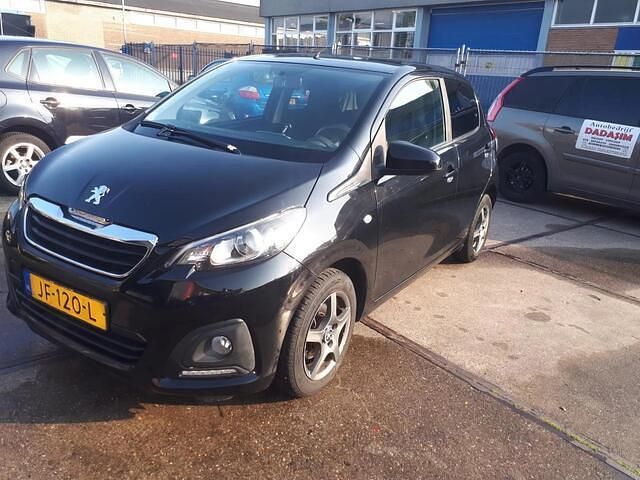 Zwart Gebruikt 2016 Peugeot 108 Envy Hatchback | € 7.250 (Eerlijke prijs) - Afbeelding 1/4