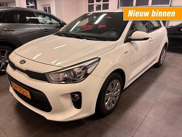 Wit Occasion 2018 Kia Rio Comfort Hatchback | € 13.750 (Eerlijke prijs) - Afbeelding 1/4