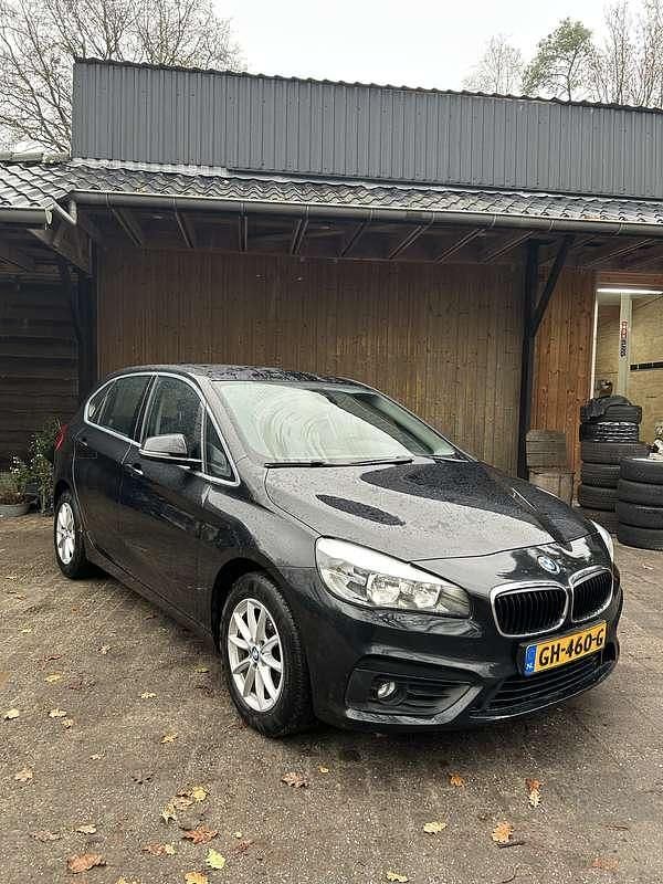 Zwart Gebruikt 2015 BMW 218 Stationwagen | € 12.500 (Eerlijke prijs) - Afbeelding 1/4