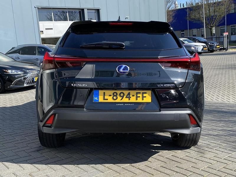 Occasion Lexus UX 184 PK (135 kW) 2021 Zwart SUV