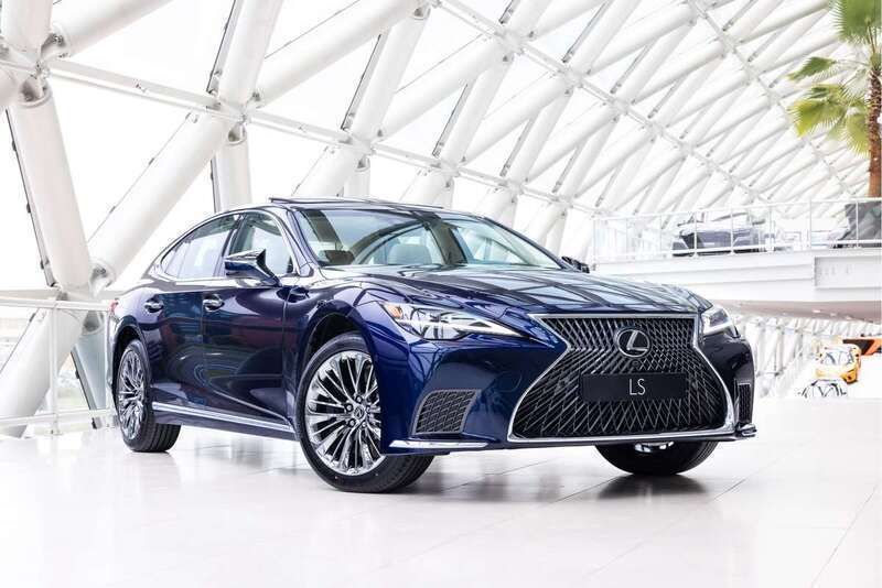 Blauw, metallic lak Gebruikt 2024 Lexus LS500 President Line Sedan | € 129.950 - Afbeelding 1/4