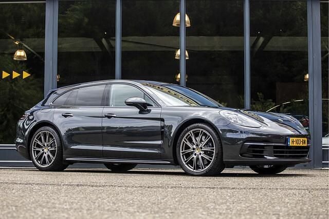 Grijs Gebruikt 2020 Porsche Panamera S E-Hybrid Sport Turismo Sedan | € 66.950 (Super prijs) - Afbeelding 1/4