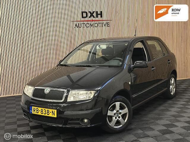 Zwart Gebruikt 2006 Skoda Fabia Elegance Hatchback | € 1.440 (Eerlijke prijs) - Afbeelding 1/4
