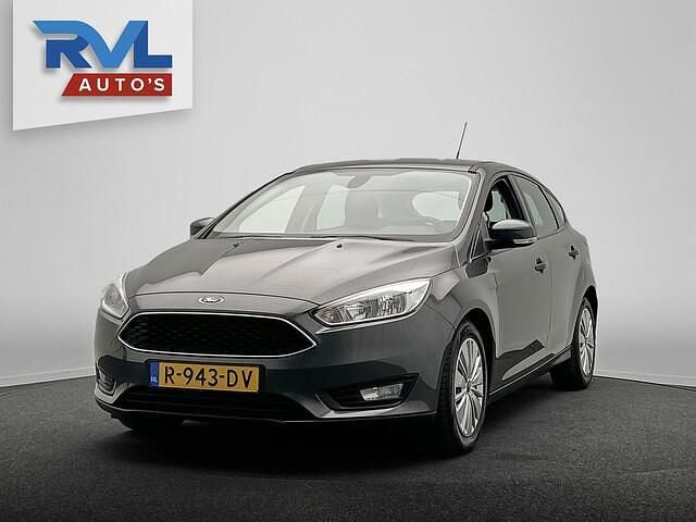 Grijs Gebruikt 2015 Ford Focus Trend Hatchback | € 7.900 (Eerlijke prijs) - Afbeelding 1/4