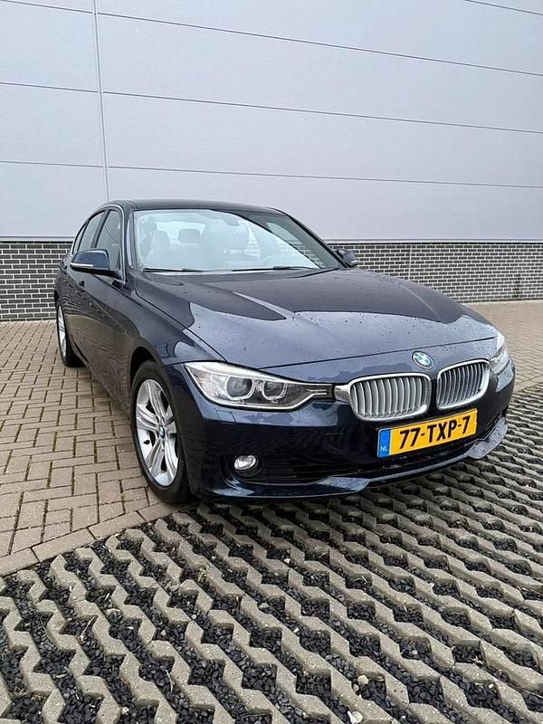 Gebruikt 2013 BMW 320 | € 8.950 (Goede deal) - Afbeelding 1/4