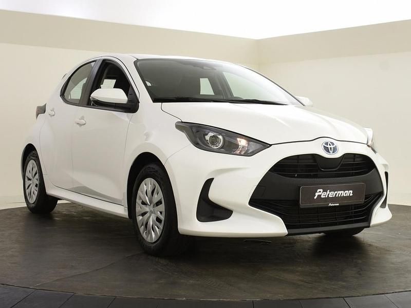 Wit Gebruikt 2021 Toyota Yaris Hybrid Active Hatchback | € 18.899 (Goede deal) - Afbeelding 1/4