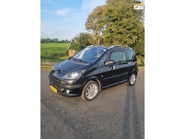 Zwart Gebruikt 2005 Peugeot 1007 Hatchback | € 1.975 (Goede deal) - Afbeelding 1/4