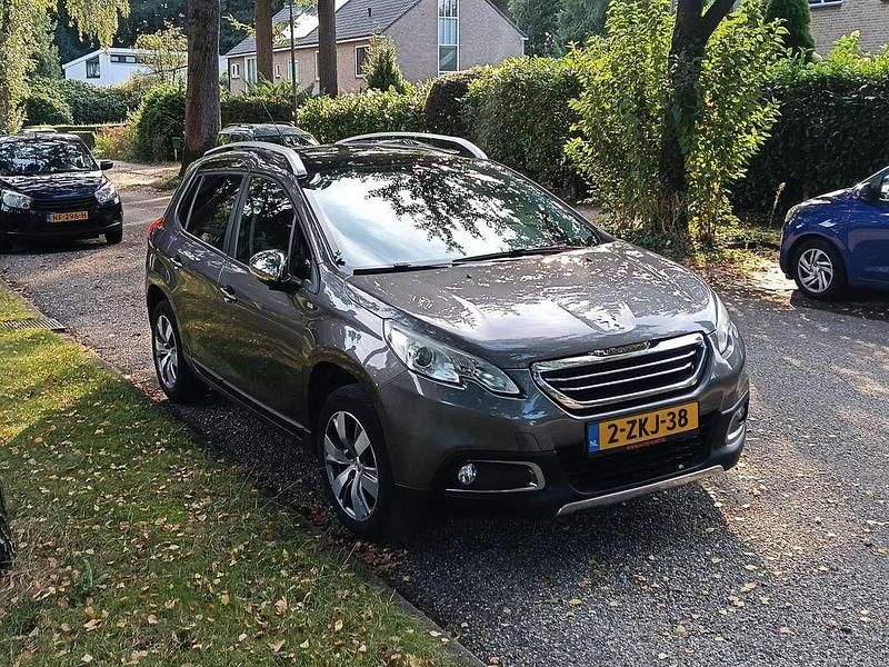 Grijs Gebruikt 2015 Peugeot 2008 Style SUV | € 5.000 (Goede deal) - Afbeelding 1/4