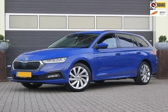 Blauw Gebruikt 2022 Skoda Octavia Ambition Stationwagen | € 22.900 (Super prijs) - Afbeelding 1/4