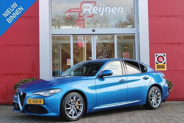Blauw Gebruikt 2018 Alfa Romeo Giulia Veloce Sedan | € 29.995 (Super prijs) - Afbeelding 1/4