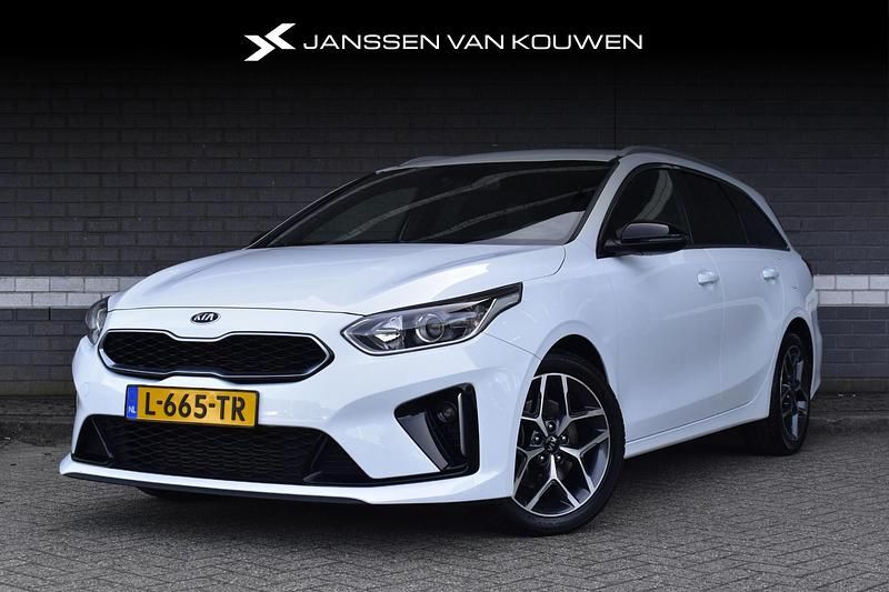 Wit Occasion 2021 Kia Ceed GT-Line Hatchback | € 22.885 (Goede deal) - Afbeelding 1/3