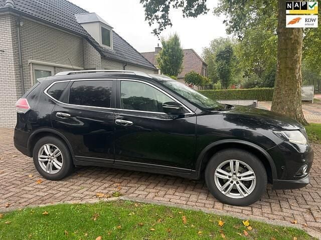 Zwart Gebruikt 2016 Nissan X-Trail Tekna SUV | € 9.250 (Super prijs) - Afbeelding 1/4