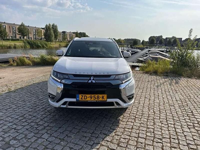 Wit Gebruikt 2019 Mitsubishi Outlander Instyle SUV | € 16.600 (Super prijs) - Afbeelding 1/4