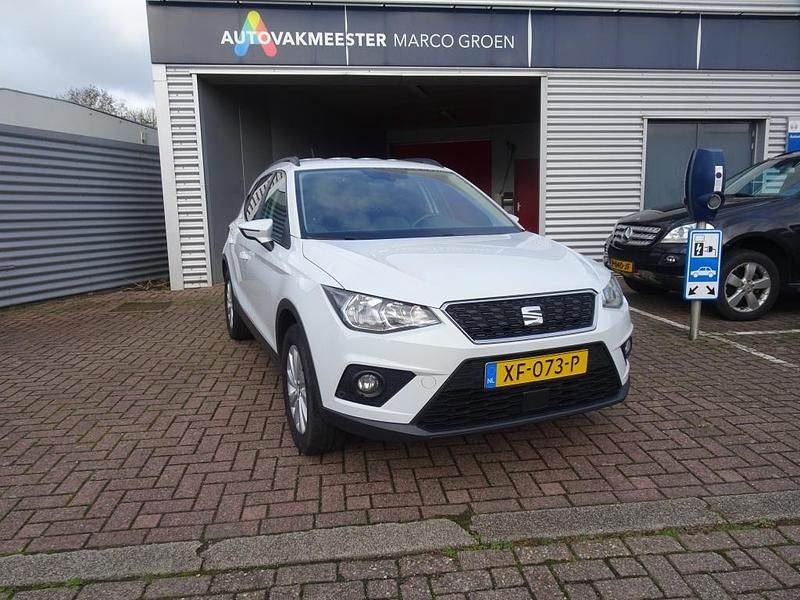 Wit Occasion 2019 Seat Arona Style SUV | € 14.950 (Eerlijke prijs) - Afbeelding 1/4