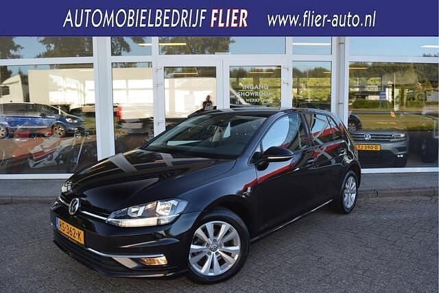Zwart Gebruikt 2017 VW Golf VII Highline Hatchback | € 12.900 (Eerlijke prijs) - Afbeelding 1/4