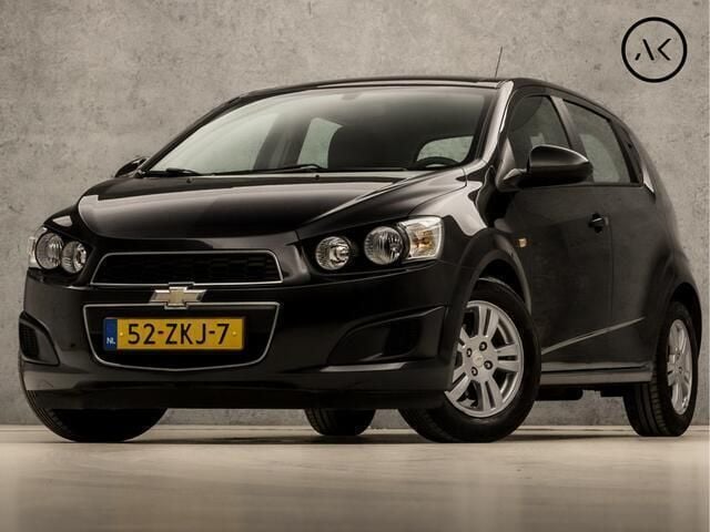 Zwart, metallic lak Gebruikt 2013 Chevrolet Aveo LT Hatchback | € 5.945 (Eerlijke prijs) - Afbeelding 1/4