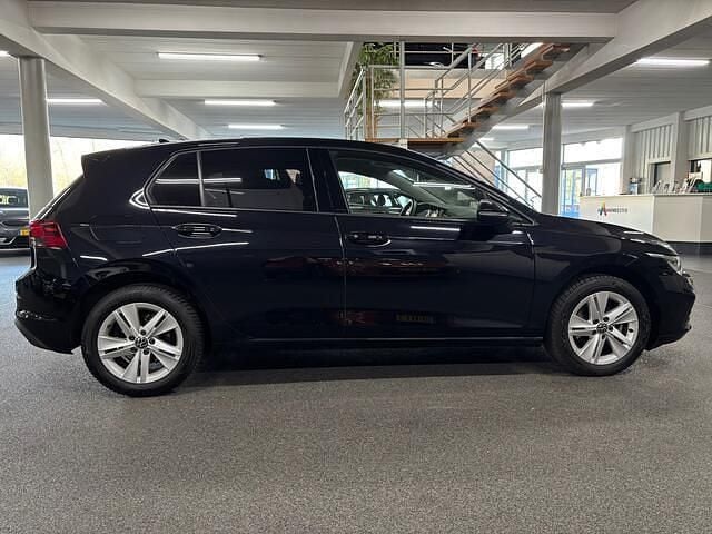 Occasion VW Golf VIII Life 110 PK (80 kW) 2021 Zwart Hatchback