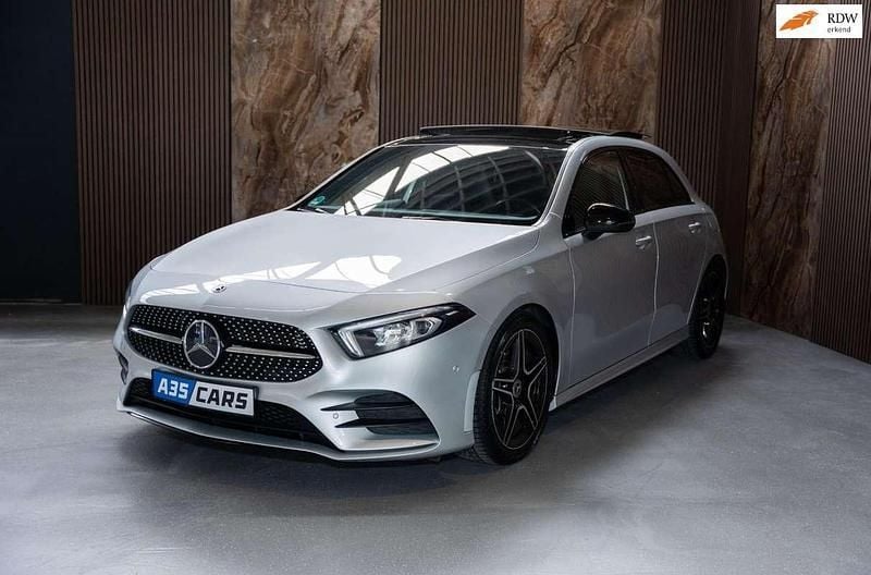 Grijs Gebruikt 2018 Mercedes A250 AMG Hatchback | € 26.999 (Eerlijke prijs) - Afbeelding 1/4