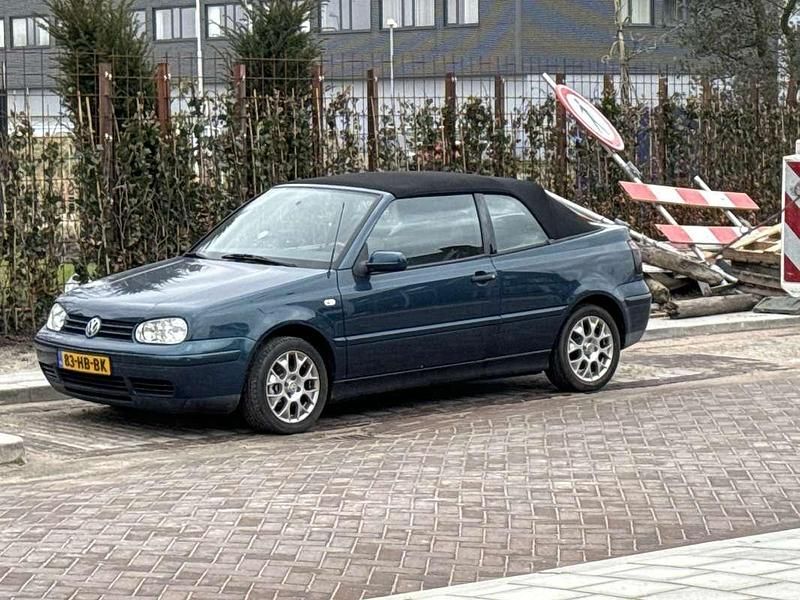 Blauw Gebruikt 2001 VW Golf Cabriolet Highline Cabriolet | € 8.000 - Afbeelding 1/3