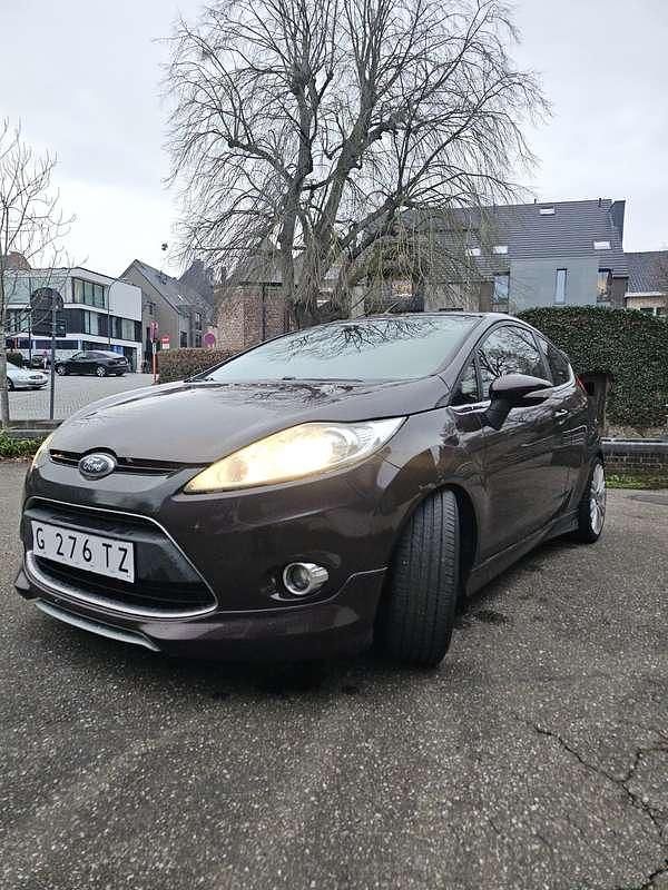 Occasion Ford Fiesta Trend 82 PK (60 kW) 2009 Paars Hatchback