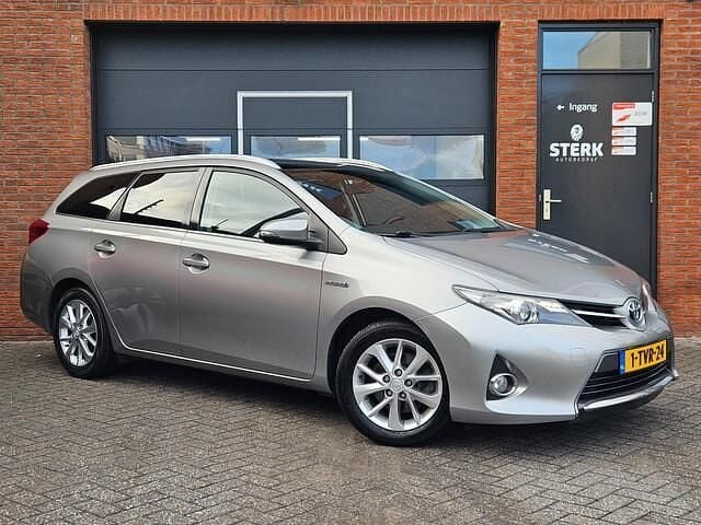 Grijs Gebruikt 2014 Toyota Auris Touring Sports Stationwagen | € 9.950 (Goede deal) - Afbeelding 1/4