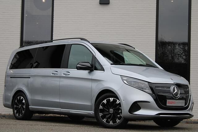 Zilver Occasion 2024 Mercedes EQV300 AMG Van | € 56.950 (Eerlijke prijs) - Afbeelding 1/4