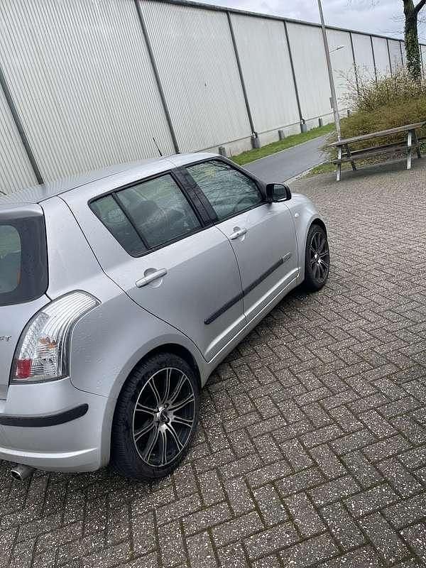 Occasion Suzuki Swift GLS 92 PK (67 kW) 2006 Grijs Hatchback