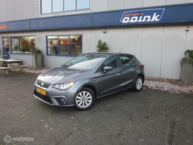 Grijs Gebruikt 2018 Seat Ibiza Reference Hatchback | € 11.950 (Eerlijke prijs) - Afbeelding 1/4