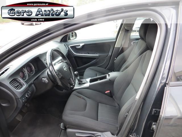 Occasion Volvo S60 Kinetic 180 PK (132 kW) 2011 Grijs Sedan