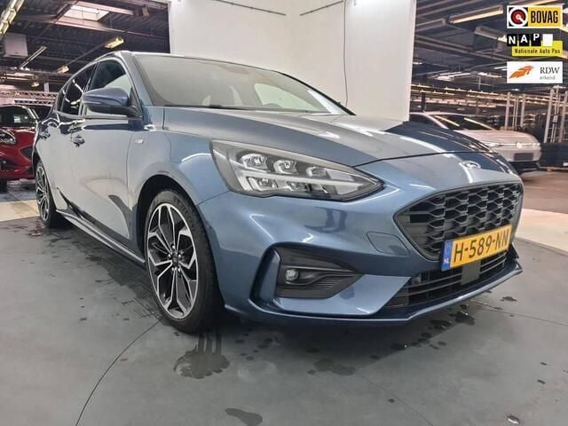 Blauw Gebruikt 2020 Ford Focus Business Edition Hatchback | € 18.999 (Eerlijke prijs) - Afbeelding 1/4