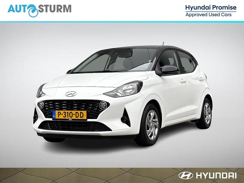 Wit Gebruikt 2022 Hyundai i10 Comfort Hatchback | € 15.549 (Eerlijke prijs) - Afbeelding 1/4