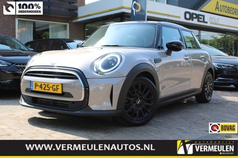 Grijs Gebruikt 2022 Mini Cooper Business Hatchback | € 24.750 (Iets duurder) - Afbeelding 1/4