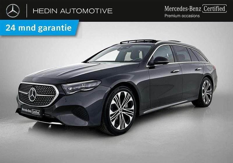 Grijs, metallic lak Gebruikt 2024 Mercedes E300 Luxury Stationwagen | € 57.900 (Eerlijke prijs) - Afbeelding 1/4