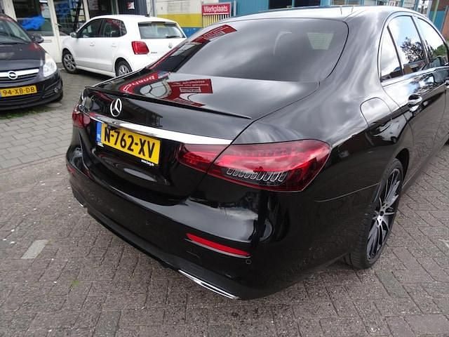 Occasion Mercedes E300 AMG line 259 PK (190 kW) 2021 Zwart (metallic) Sedan