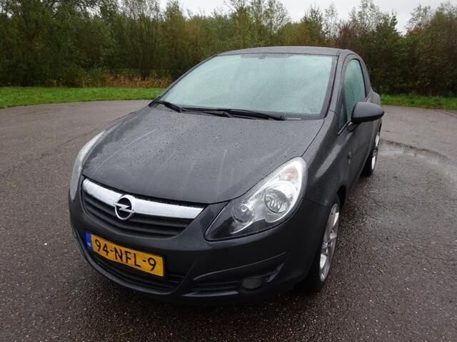 Grijs Gebruikt 2010 Opel Corsa Edition Hatchback | € 7.950 - Afbeelding 1/4