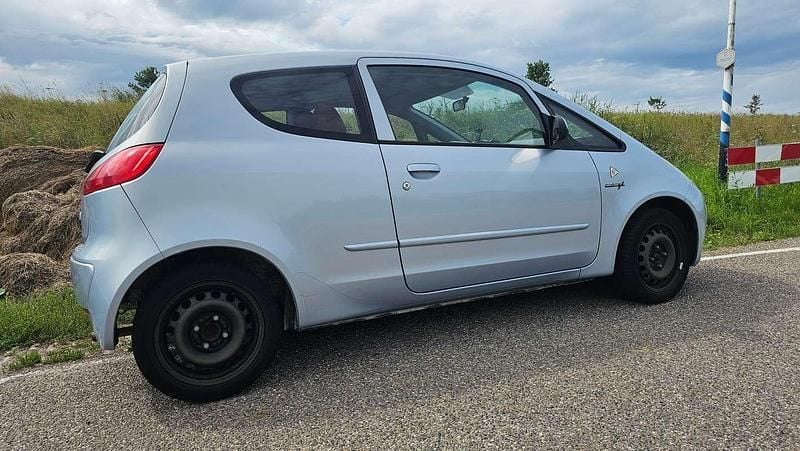 Blauw Gebruikt 2005 Mitsubishi Colt Hatchback | € 1.500 (Eerlijke prijs) - Afbeelding 1/4