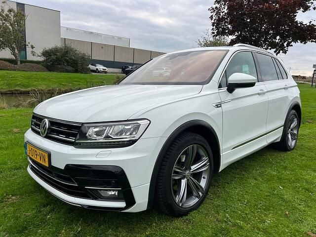 Wit Gebruikt 2017 VW Tiguan R-line SUV | € 15.995 (Eerlijke prijs) - Afbeelding 1/4