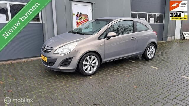 Bruin Gebruikt 2013 Opel Corsa Cosmo Hatchback | € 2.775 (Goede deal) - Afbeelding 1/4