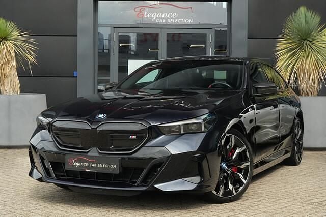Zwart Gebruikt 2023 BMW i5 Comfort Edition Sedan | € 69.950 - Afbeelding 1/4
