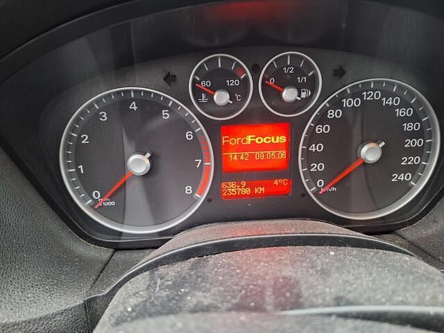 Occasion Ford Focus Futura 101 PK (74 kW) 2007 Grijs Stationwagen