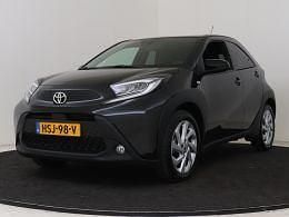 Zwart Gebruikt 2024 Toyota Aygo Pulse Hatchback | € 18.945 (Eerlijke prijs) - Afbeelding 1/3