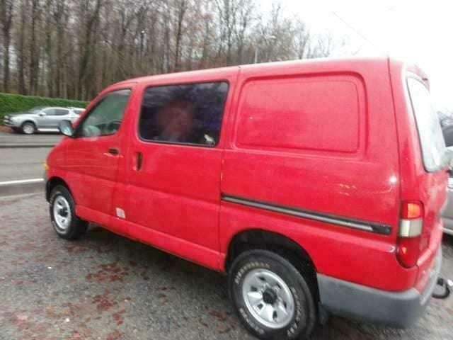 Occasion Toyota HiAce 78 PK (57 kW) 1995 Rood Van