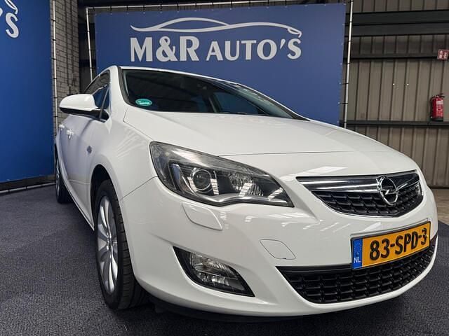 Occasion Opel Astra Cosmo 140 PK (102 kW) 2011 Wit Hatchback