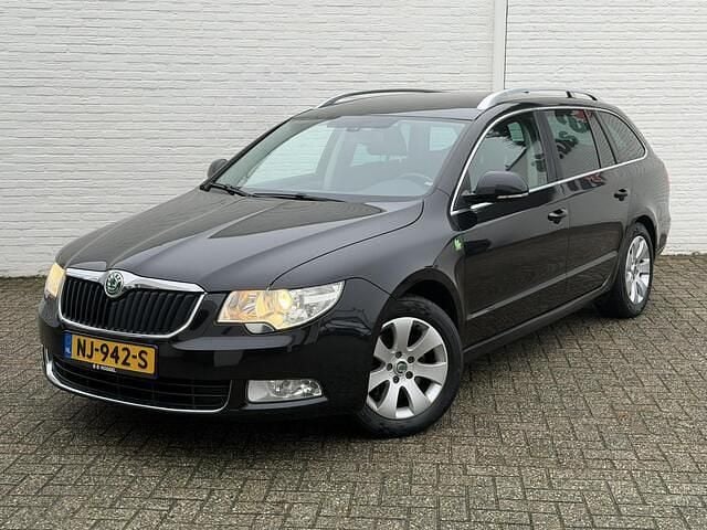 Occasion Skoda Superb 105 PK (77 kW) 2012 Zwart (metallic) Stationwagen