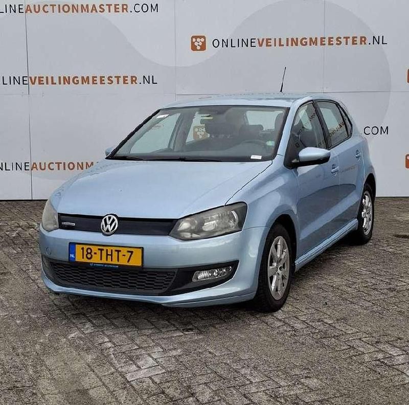 Gebruikt 2012 VW Polo Sedan | € 2.500 (Eerlijke prijs) - Afbeelding 1/4
