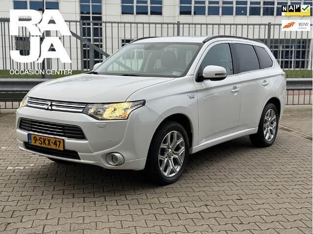 Wit Occasion 2013 Mitsubishi Outlander Instyle SUV | € 7.750 (Eerlijke prijs) - Afbeelding 1/4