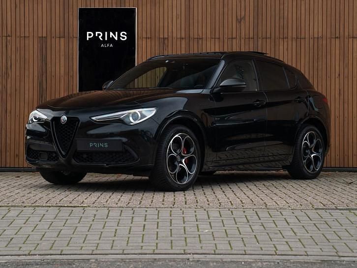 Zwart Gebruikt 2020 Alfa Romeo Stelvio Veloce SUV | € 43.900 (Iets duurder) - Afbeelding 1/4
