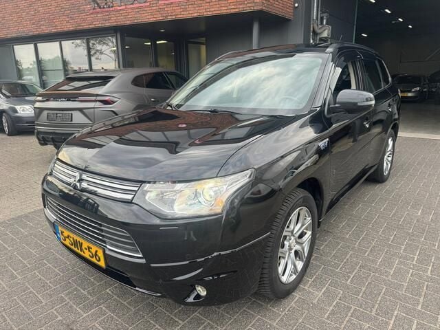Zwart Gebruikt 2013 Mitsubishi Outlander Instyle SUV | € 9.495 (Eerlijke prijs) - Afbeelding 1/4