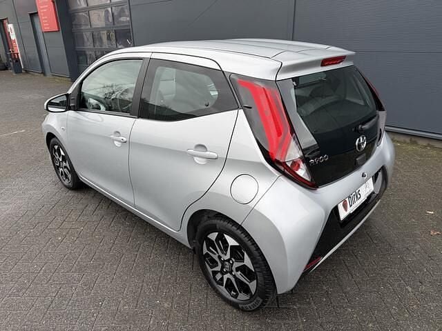 Occasion Toyota Aygo X-play 74 PK (54 kW) 2019 Zilver Hatchback